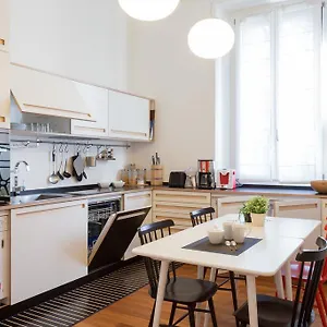 The Rent - Near Porta Romana Apartment